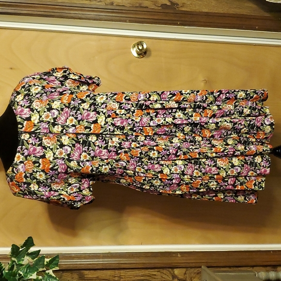 Sarah Richards floral dress in a size 7/8. Excellent used condition multi colors - Picture 3 of 7